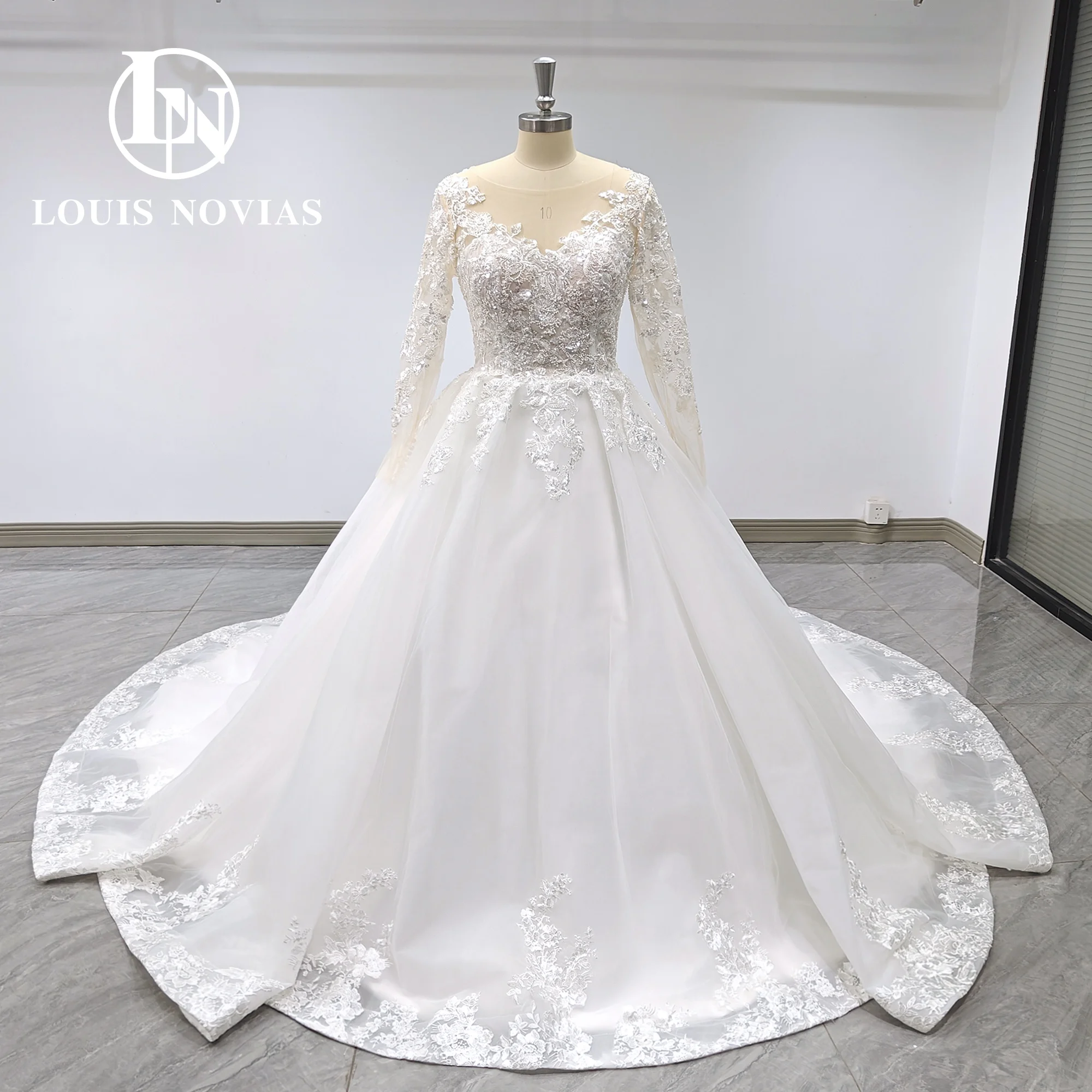 LOUIS NOVIAS Long Sleeve Wedding Dresses For Woman Real Photos Beading Appliques Button Ball Gown Weding Gown Vestidos De Novia