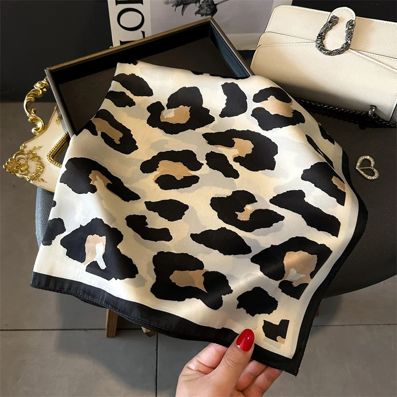 2024 Fashion New Leopard Print Square Scarf Women\'s Silk Scarves Casual Decoration Small Shawl Luxury Brand