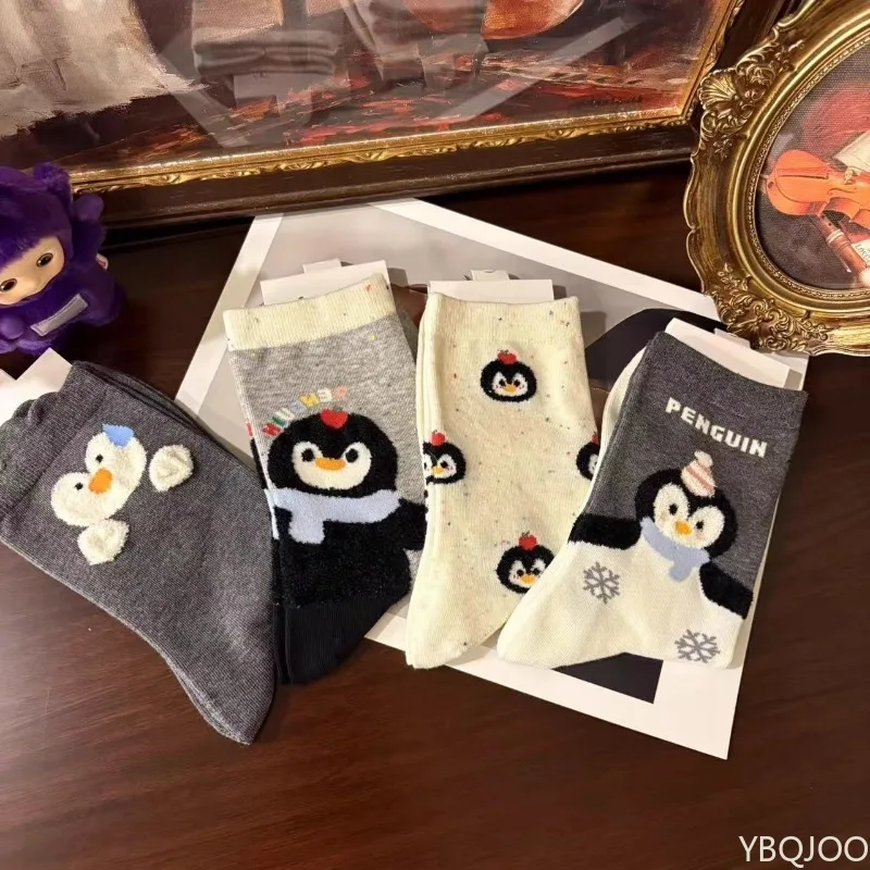 4 Paar neue Frühlings-modische schweißabsorbierende, atmungsaktive, weiche, bequeme Sport-Freizeitsocken für Damen mit Muster und mittlerer Röhre