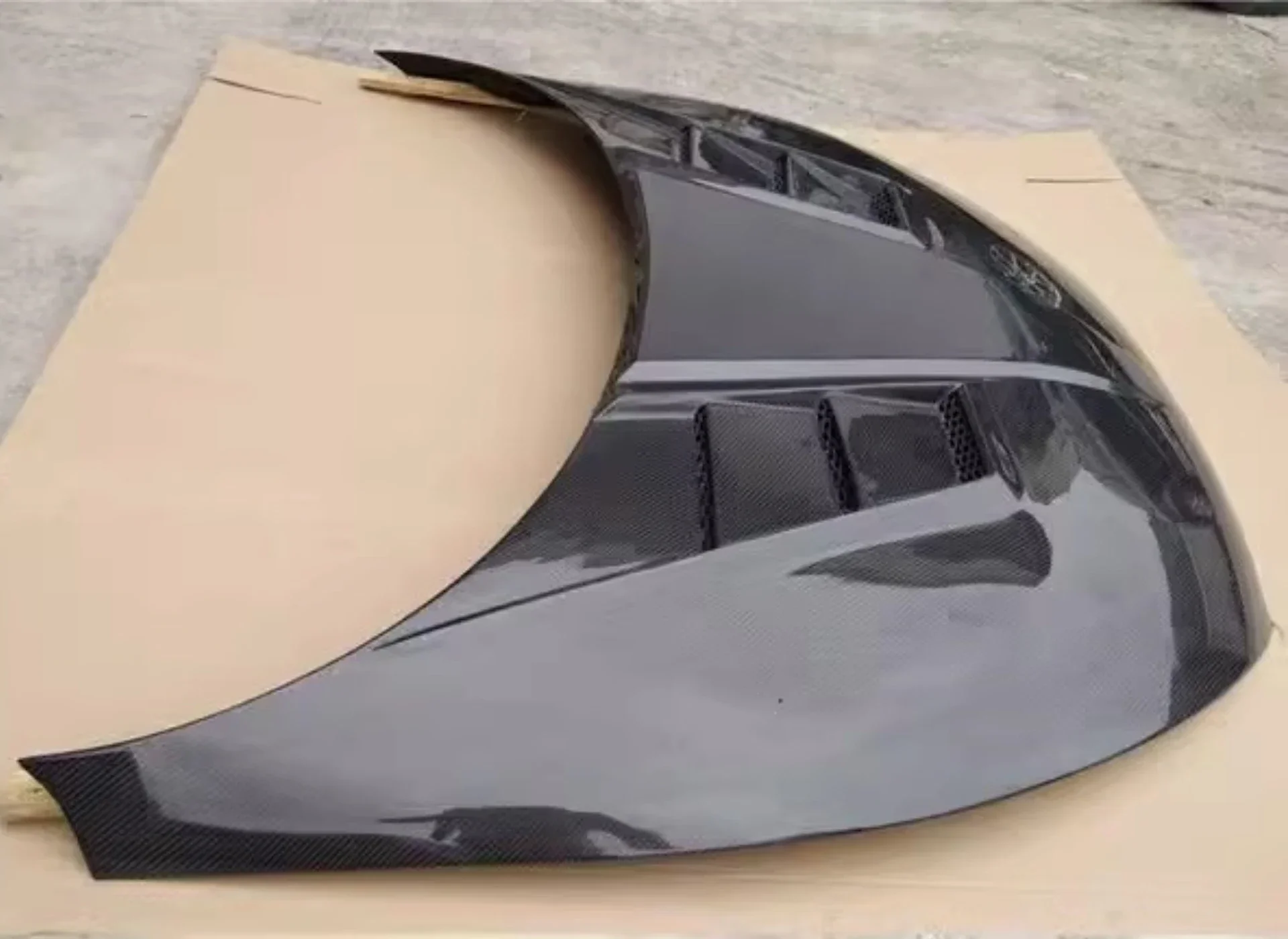 Carbon Fiber Engine Hood Engine Cover for Hyundai Veloster Modified New Style Light Weight Bonnet Car Accessories