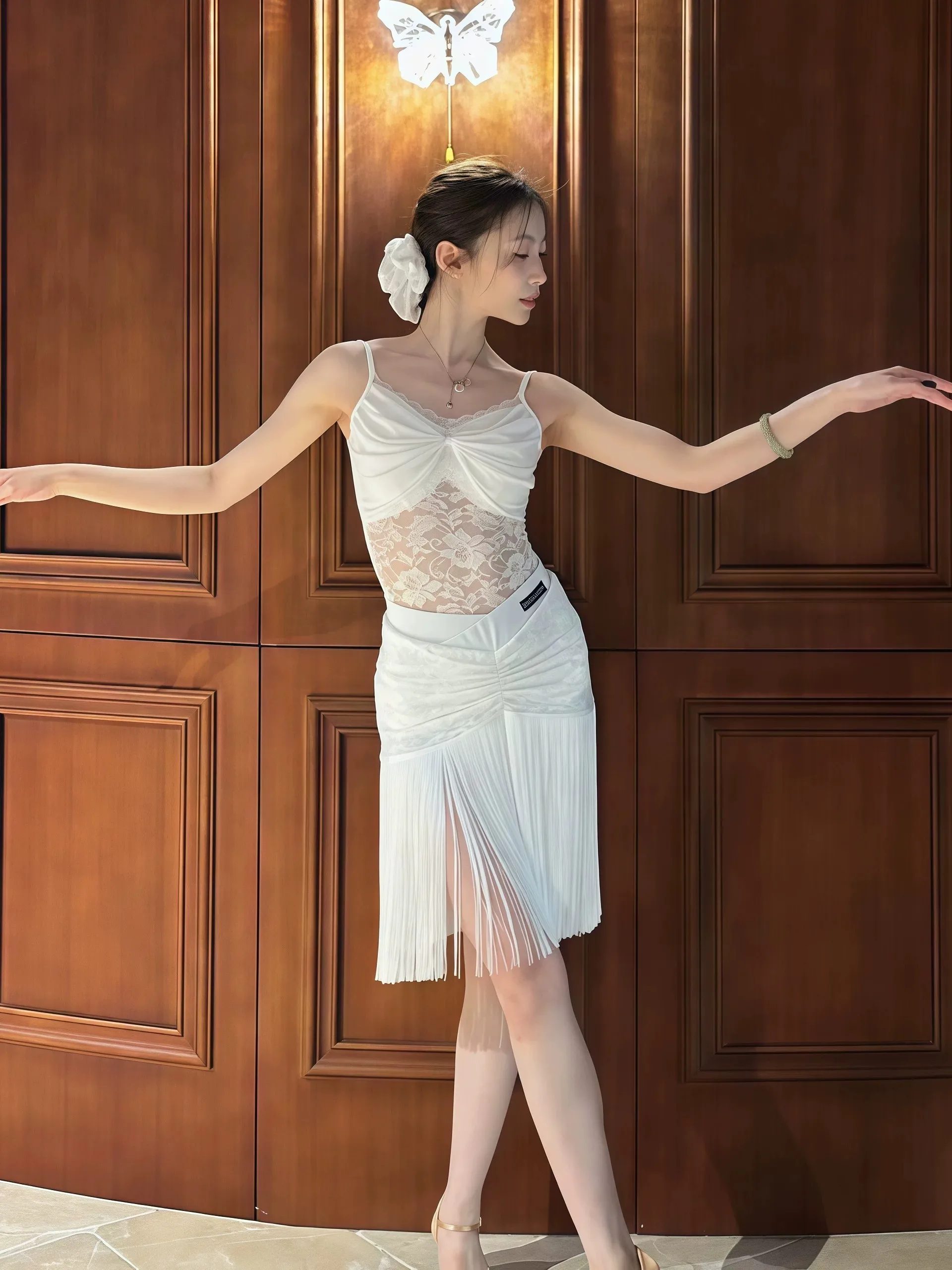summer-new-latin-dance-costume-performance-dress-women's-black-white-lace-splicing-strapless-wrap-around-tassel-skirt