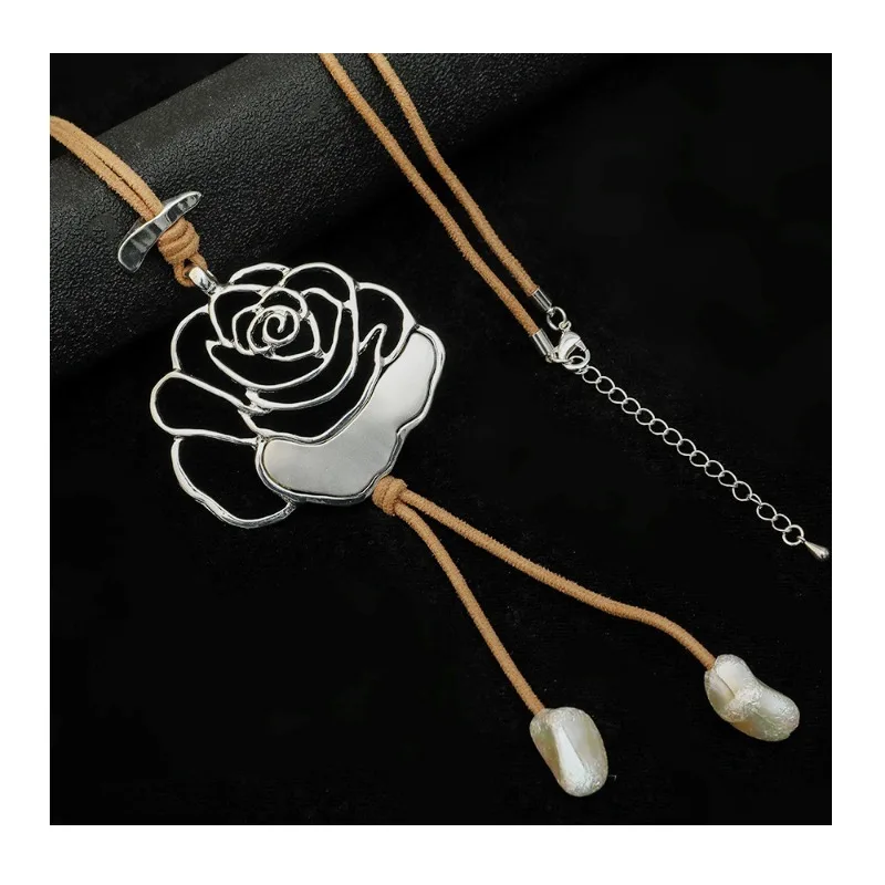 

Special for New Necklaces, Jewelry, Fashion and High-end Sweater Chain Accessories.