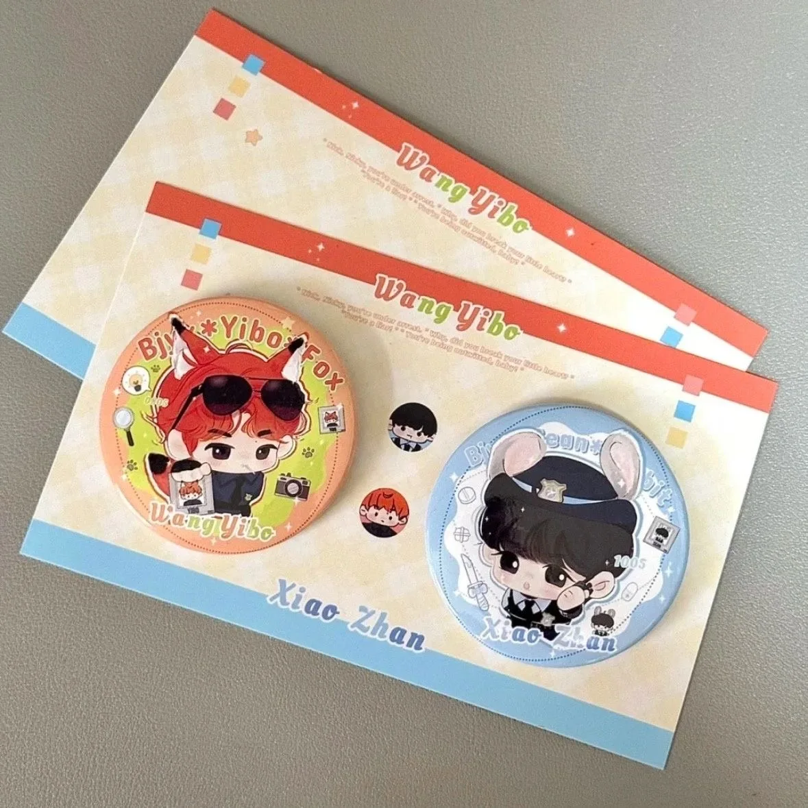 Boxun Yixiao circundante Cosplay Wang Yibo insignia de lucha broche de hojalata mochila colgante anime Millet