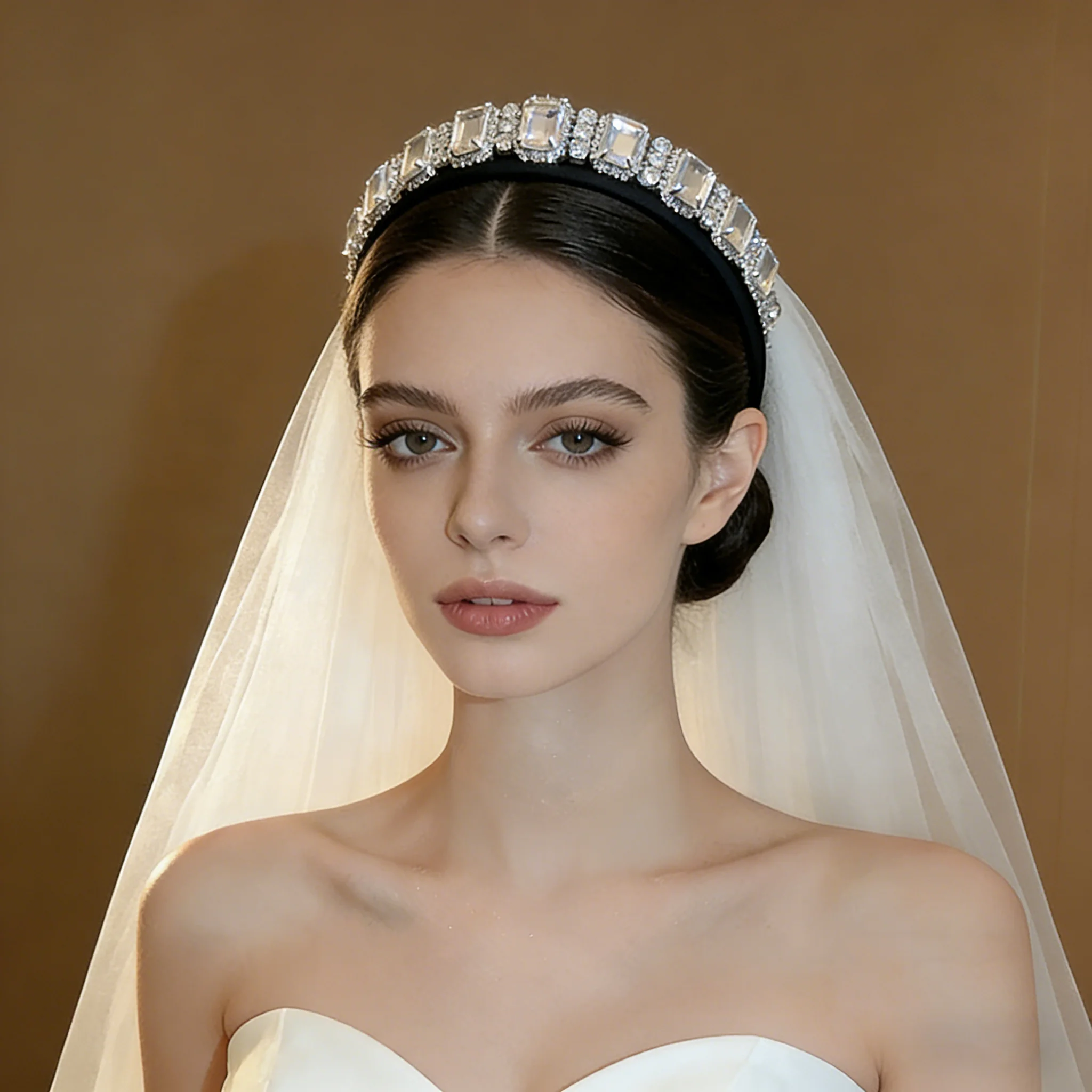 

Изысканные головные уборы со стразами для невесты, квадратные листья, геометрические повязки на голову, женские роскошные ослепительные диадемы, аксессуары для свадьбы