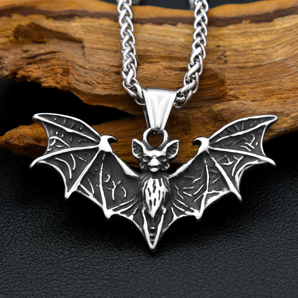 Gothic Fashion Stainless Steel Bat Pendant Detailed Necklace For Men Women Fashion Punk Exaggeration Animal Jewelry Accessories