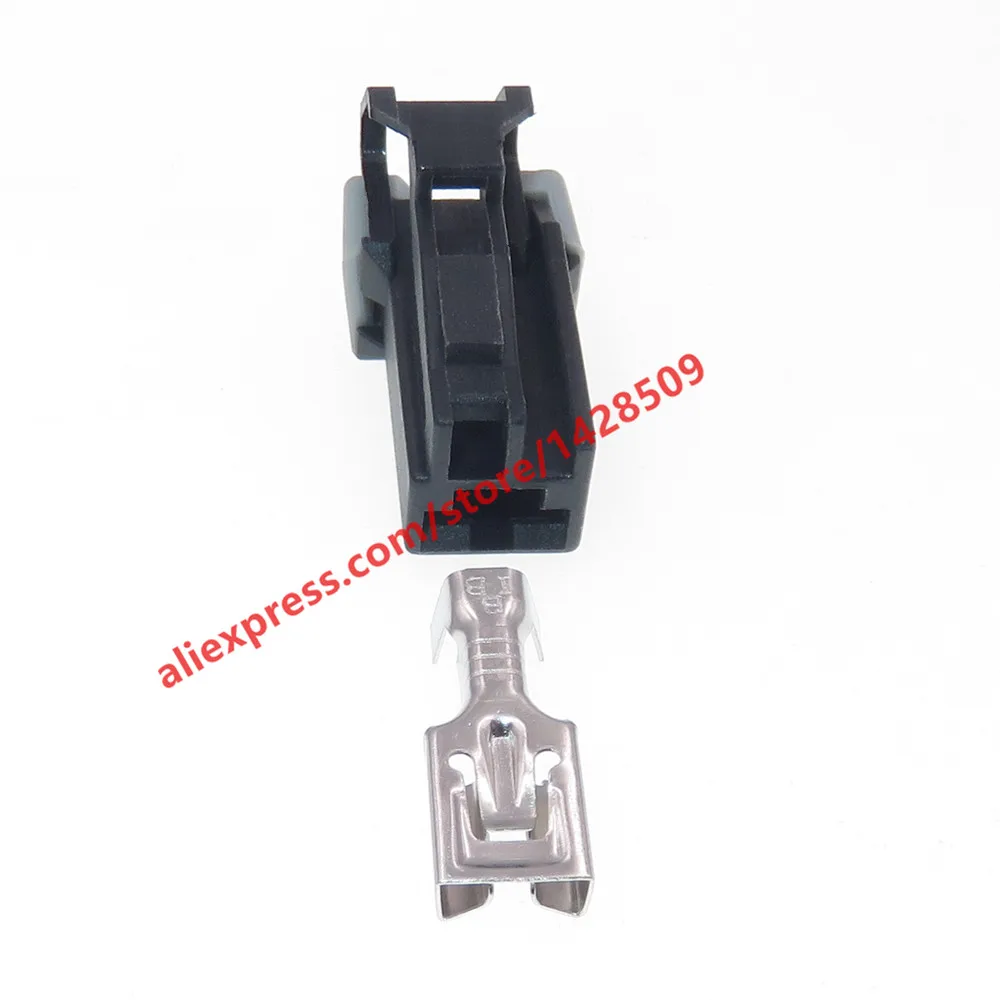 1 Set 1 Pin 6.3 Series Car Wiring Terminal Socket  Automobile Large Current Plastic Housing Connector 7123-6013-30