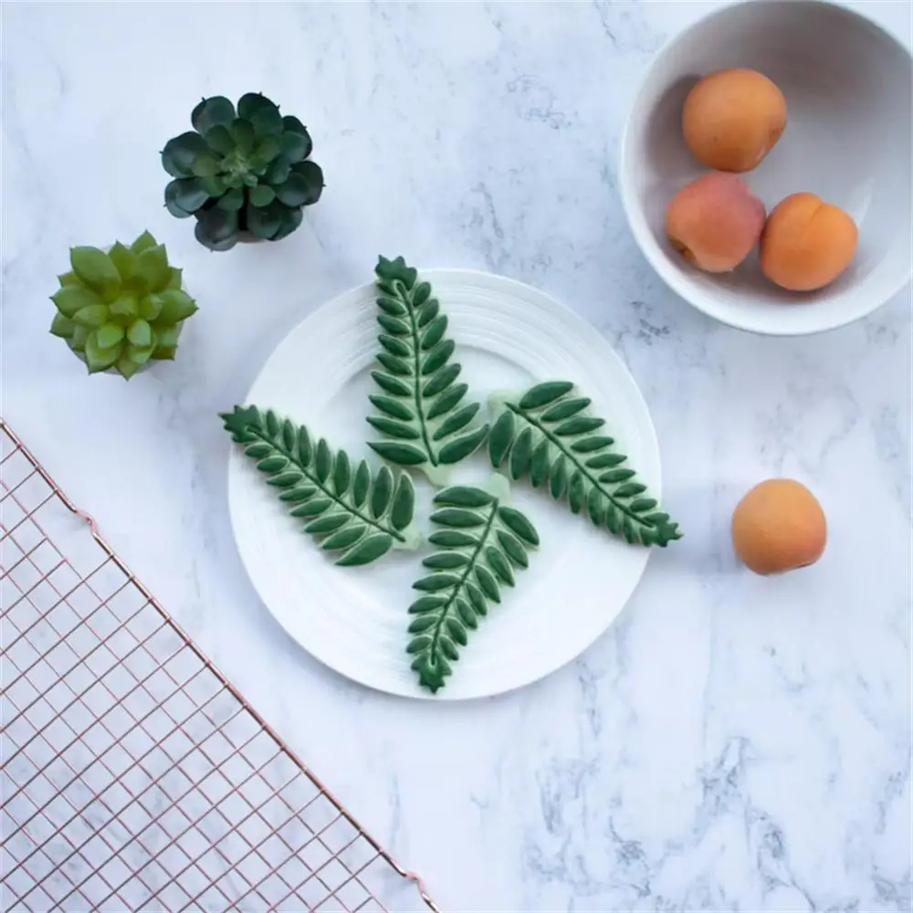 Japanese Aralia Devils Ivy Monstera Fern Green Leaf Plastic Cookie Cutter Fondant Molds Baking Accessories Tool for Cake