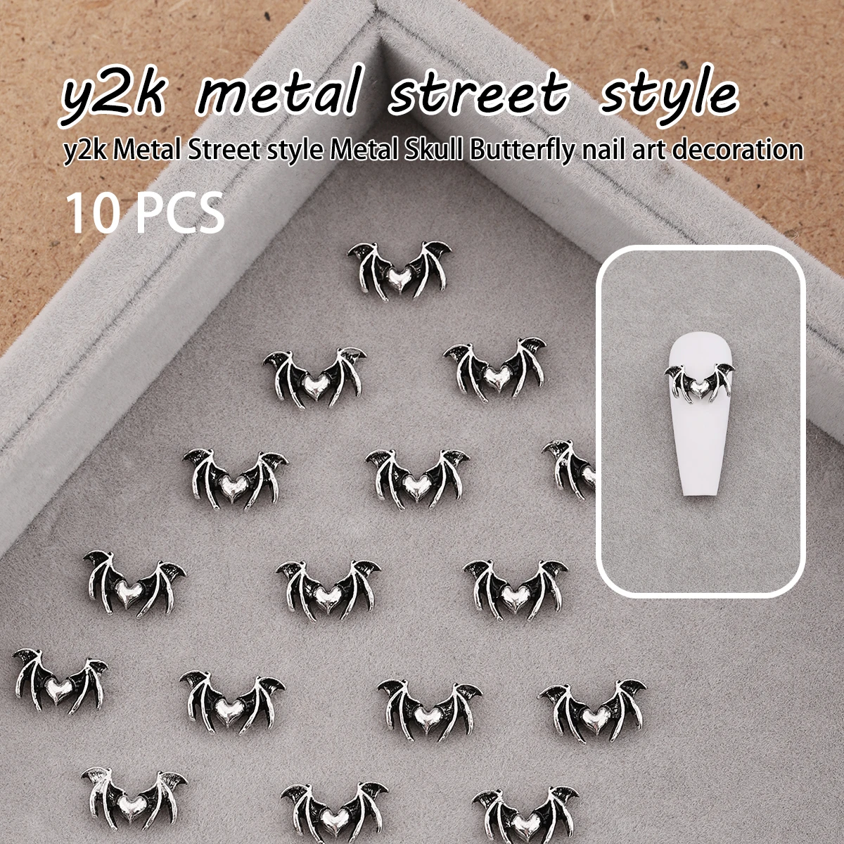 10ชิ้นแผ่นติดเล็บ Devil Love แนวสตรีทแต่งปีกสเตอริโอสีเงินแนววินเทจประดับเล็บสไตล์โลหะ Y2K เข้ม10ชิ้น
