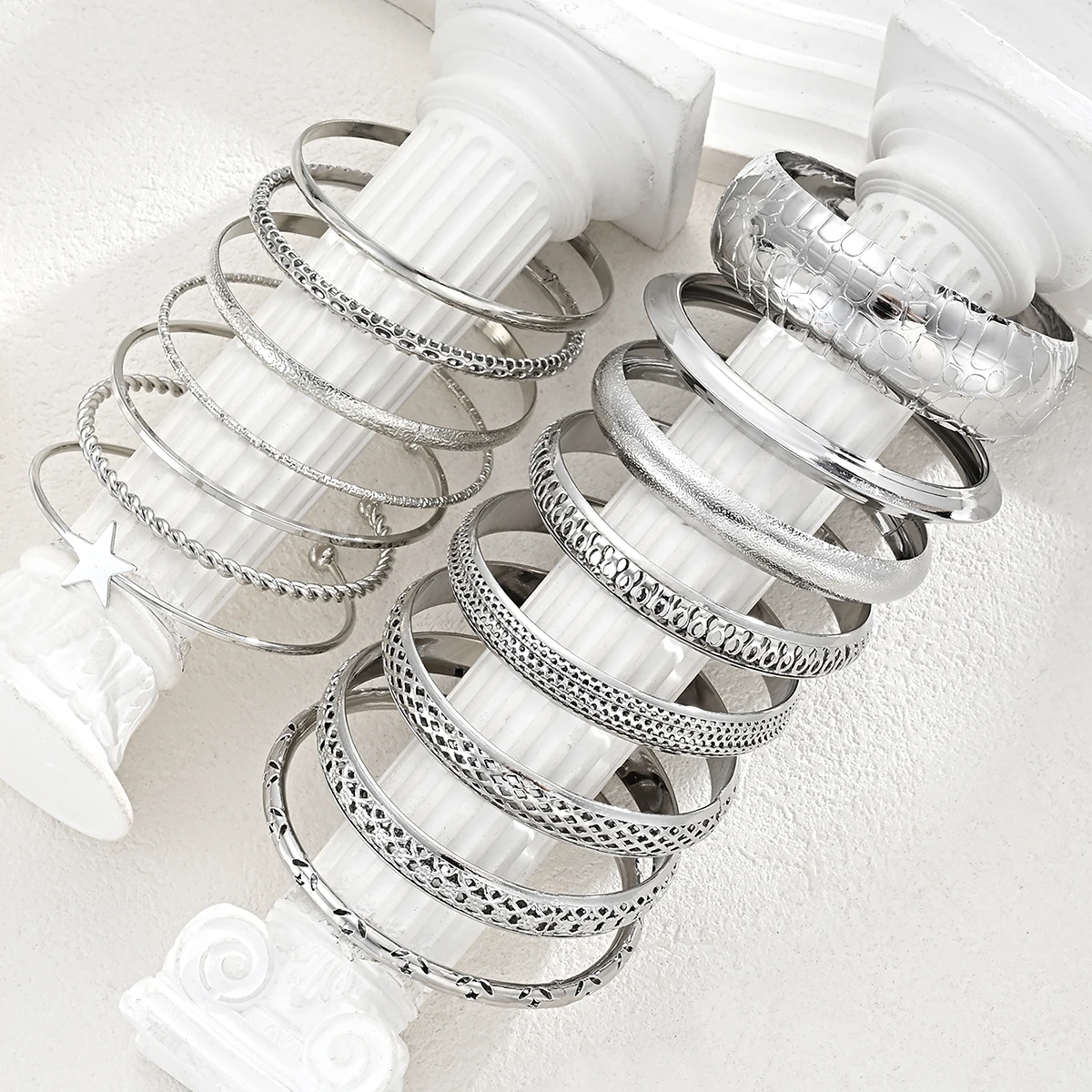 15-teiliges Vintage-Muster Metall-Armreif-Set für Frauen, Silberfarben, Boho Stapelbare Armreifen mit Sternanhänger, Statement-Schmuck Geschenke – Detail 5