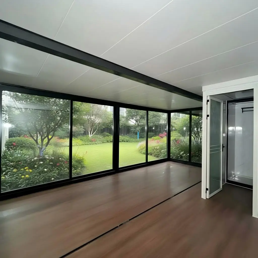 Ready Made 40Ft 20Ft Prefab Luxury Villa 2-5 Bedroom Expandable Container House Modern Outdoor Supermarket Use Mobile Tiny Home