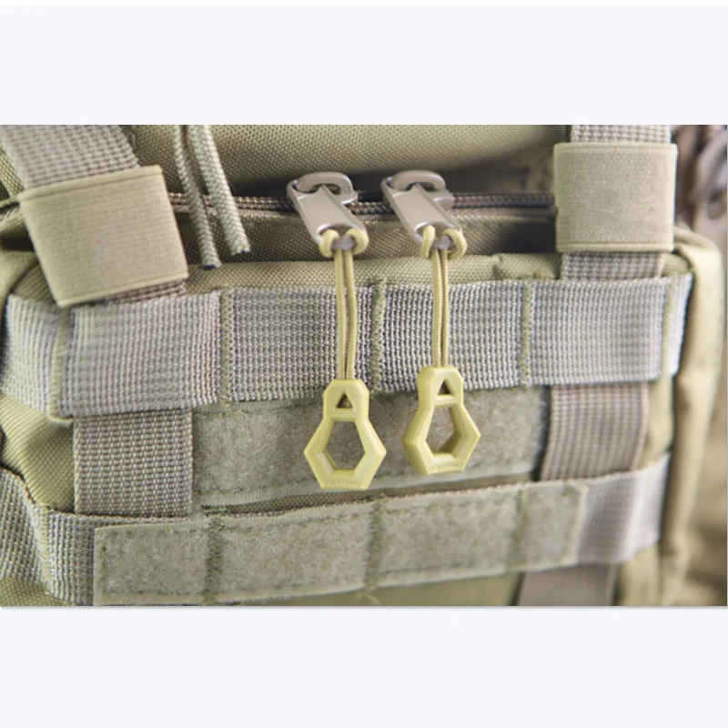 Mochila táctica con cierre luminoso y cordón ajustable - imagen 5