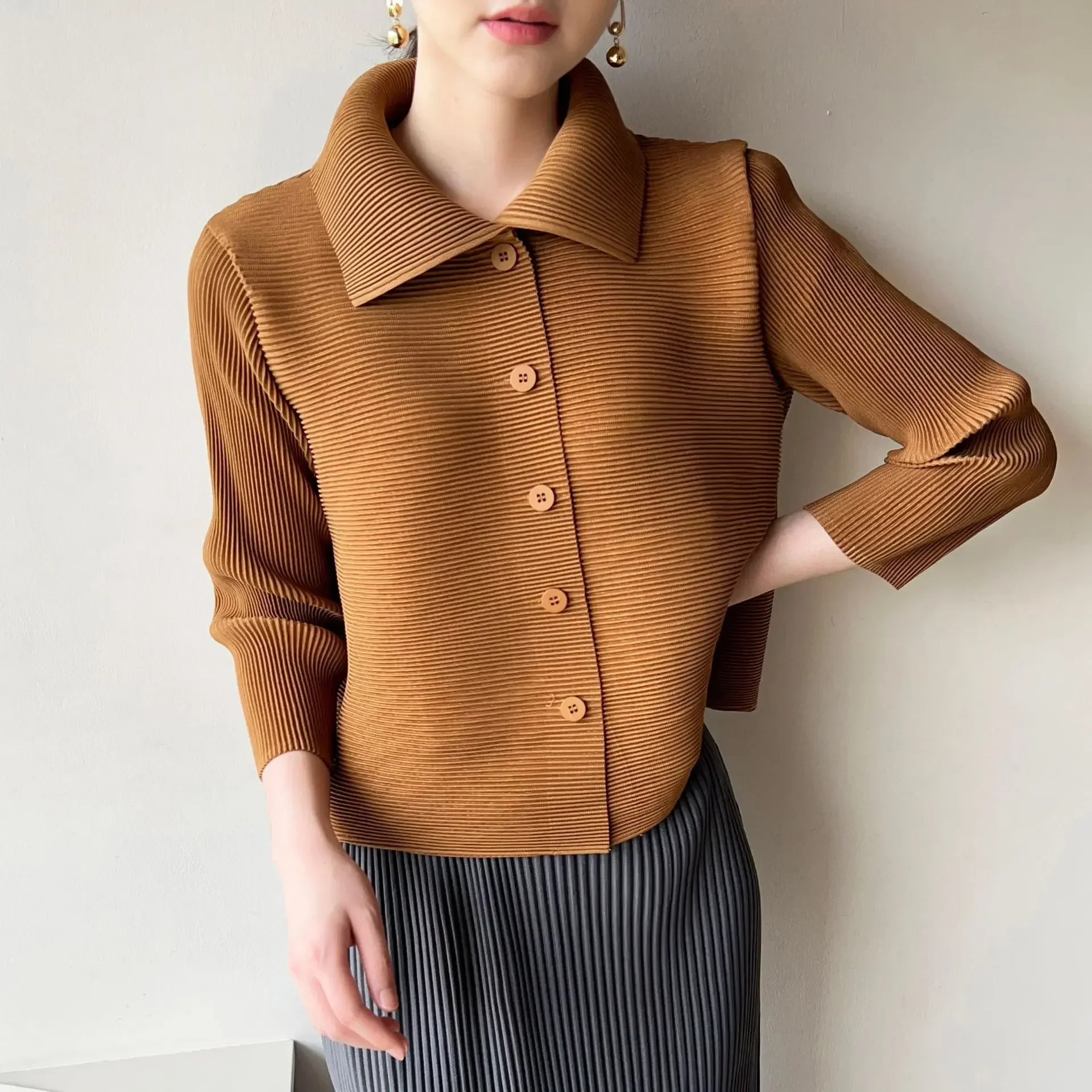 Pleats Pleated Shirt Autumn Spring New High-end Leisure Fashion Women \'s Small Crowd Commuting Shirt 2024 Autumn New Clothing