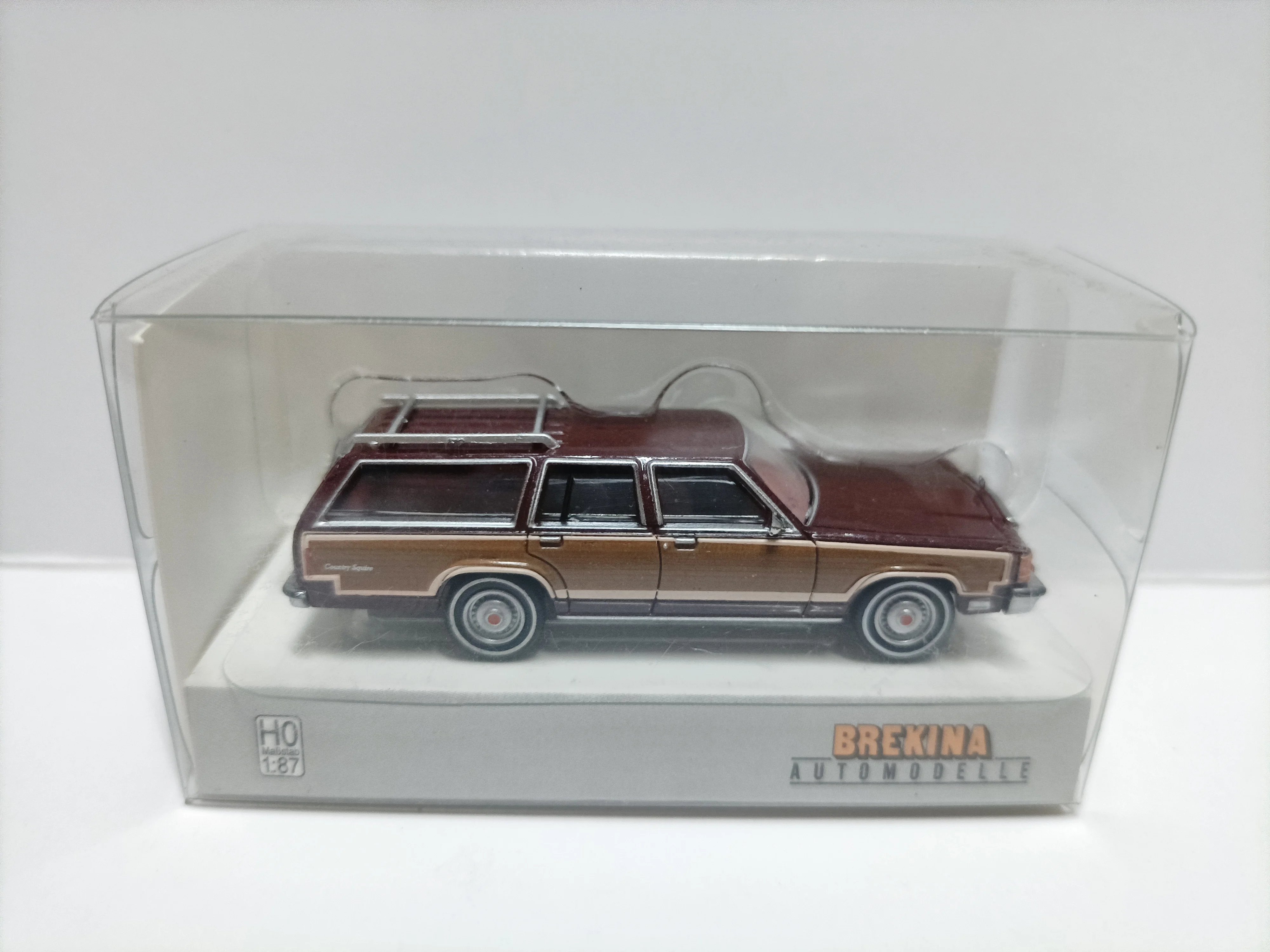 Brekina 1:87 LTD Country Squire Vintage Car Simulation Limited Edition Resin Metal Static Car Model Toy Gift