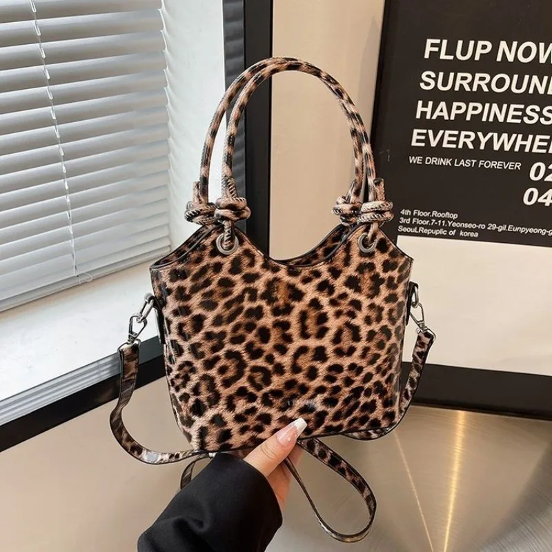 

Trendy Designer Paris Fashion Crossbody Handbag Minimalist Unique Vintage For Everyday Casual Use