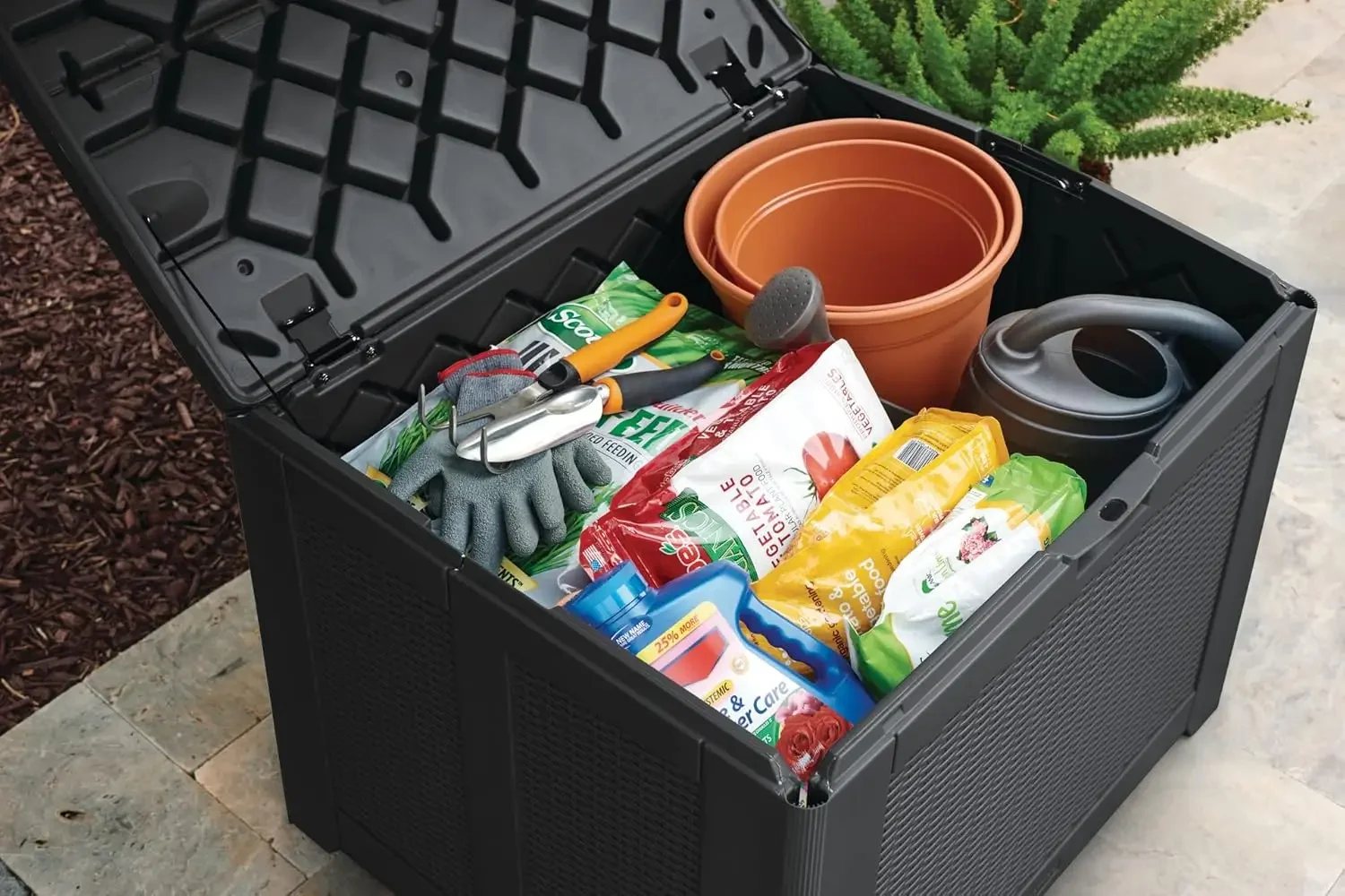 Rubbermaid Outdoor-Aufbewahrungsbox aus mittelgroßem Kunstharz (74 Gal), wetterbeständig, schwarz, Deckorganisation für Zuhause/Hinterhof/Pool