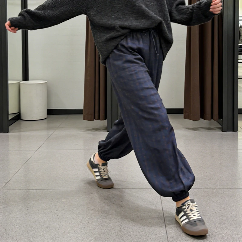 سروال نسائي فانوس ساتان بنمط داكن مع خصر مرن وأصفاد برباط ملابس نسائية مريحة غير رسمية