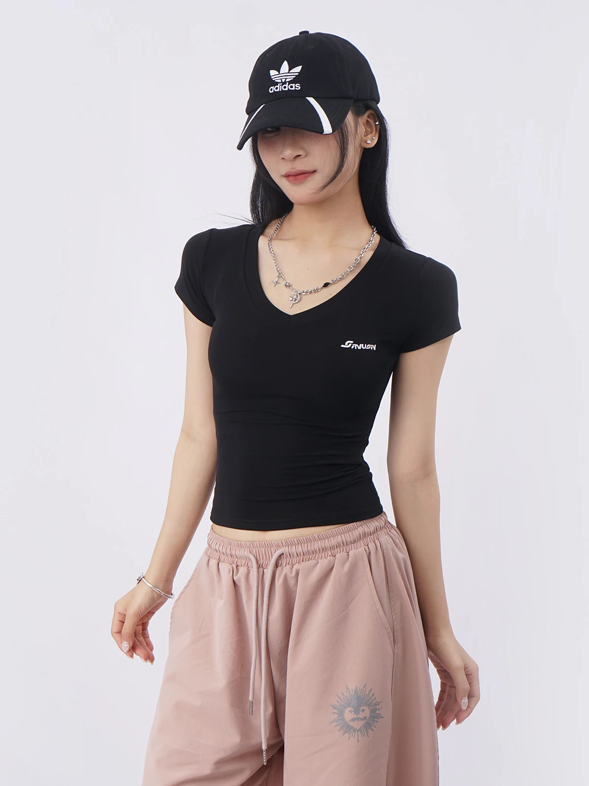 

Black Embroidered V-Neck Short Sleeve T-Shirt Women's Summer New Simple Slim Waist Shaping Short Style Hot Girl Jazz Top