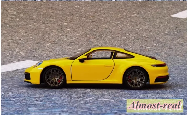 Welly 1:24 para porsche 911 carrera 4S liga modelo carro diecast ornamentos brinquedos meninos presentes de aniversário hobby exibição vermelho/amarelo