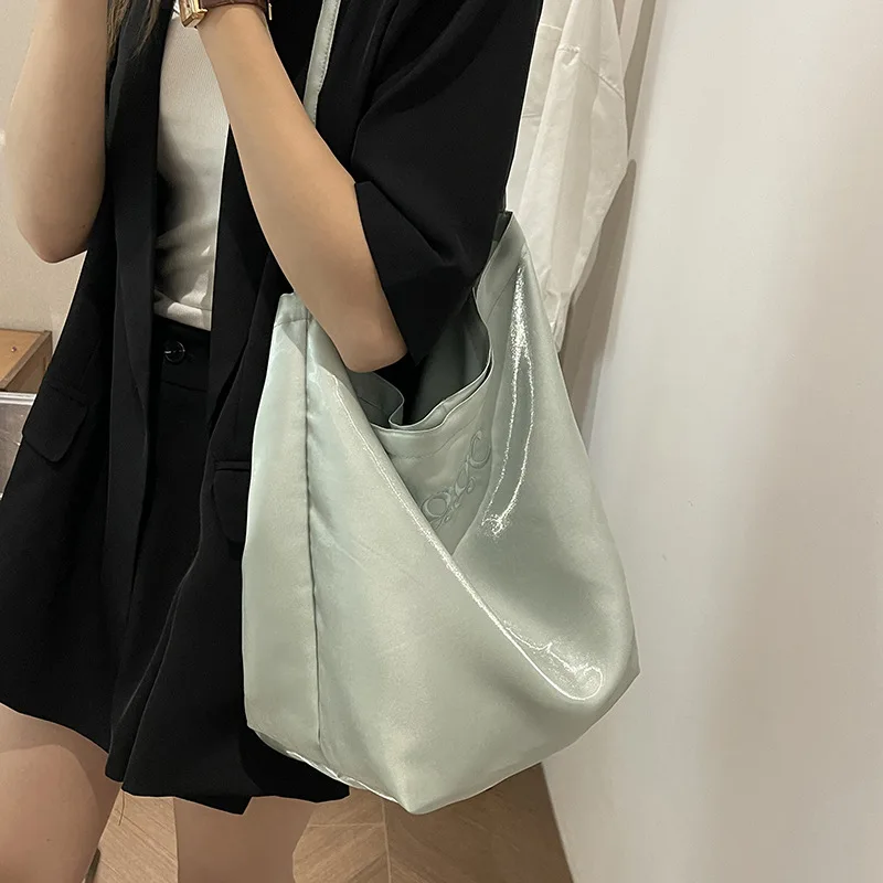 Korean New Style Mercerized Double-sided Tote Bag Female 2024 Niche Design Shoulder Bag Ins Casual Commuter Bucket Bag