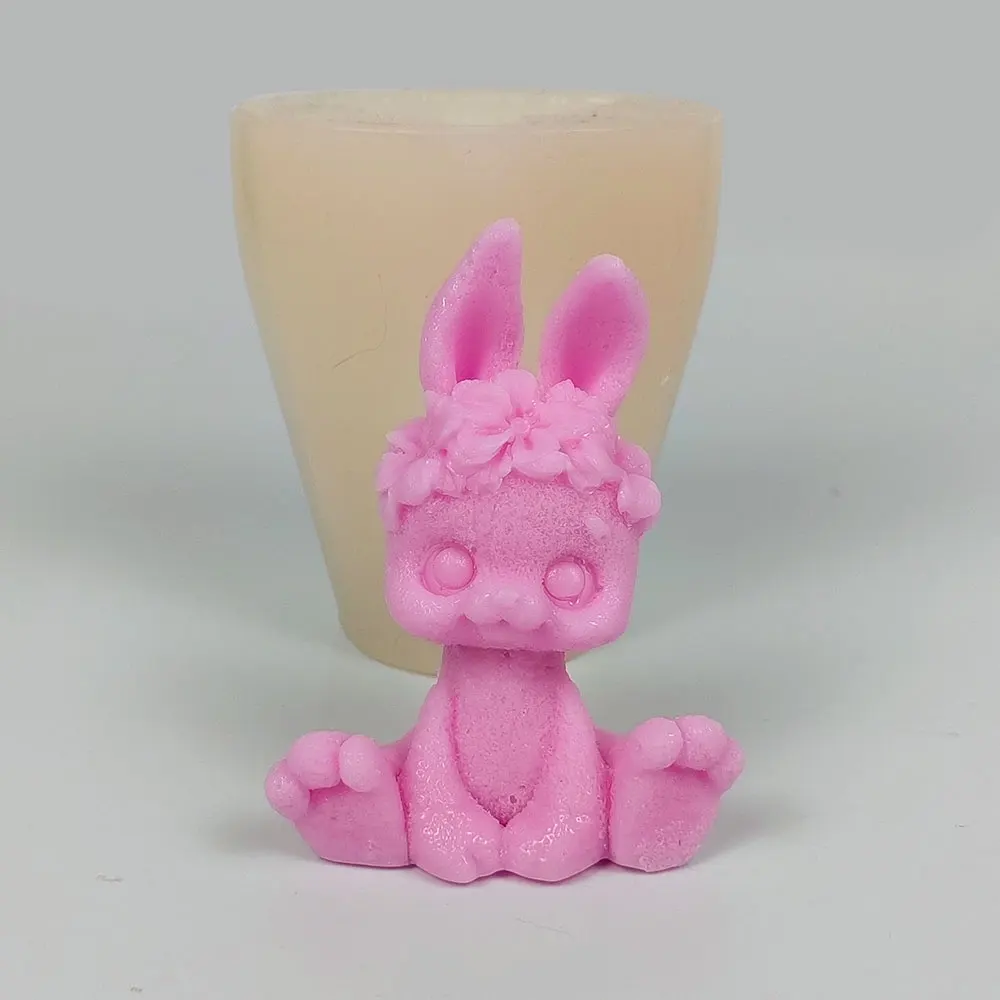

3D Animals Mold Sitting Rabbit Wears A Wreath Moulds Silicone Candle Soap Molds Bunny Wedding Birthday DW0772