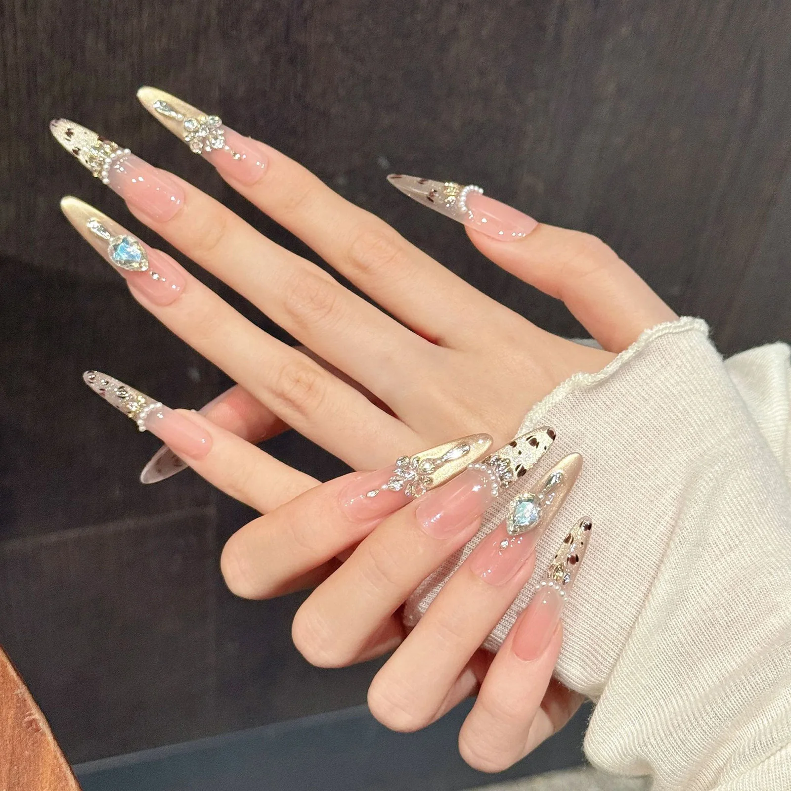 10 قطعة اليدوية الساحرة الاكريليك أظافر صناعية الوردي عارية ليوبارد طباعة اللؤلؤ حجر الراين ديكور اضغط على الأظافر للنساء حفل زفاف