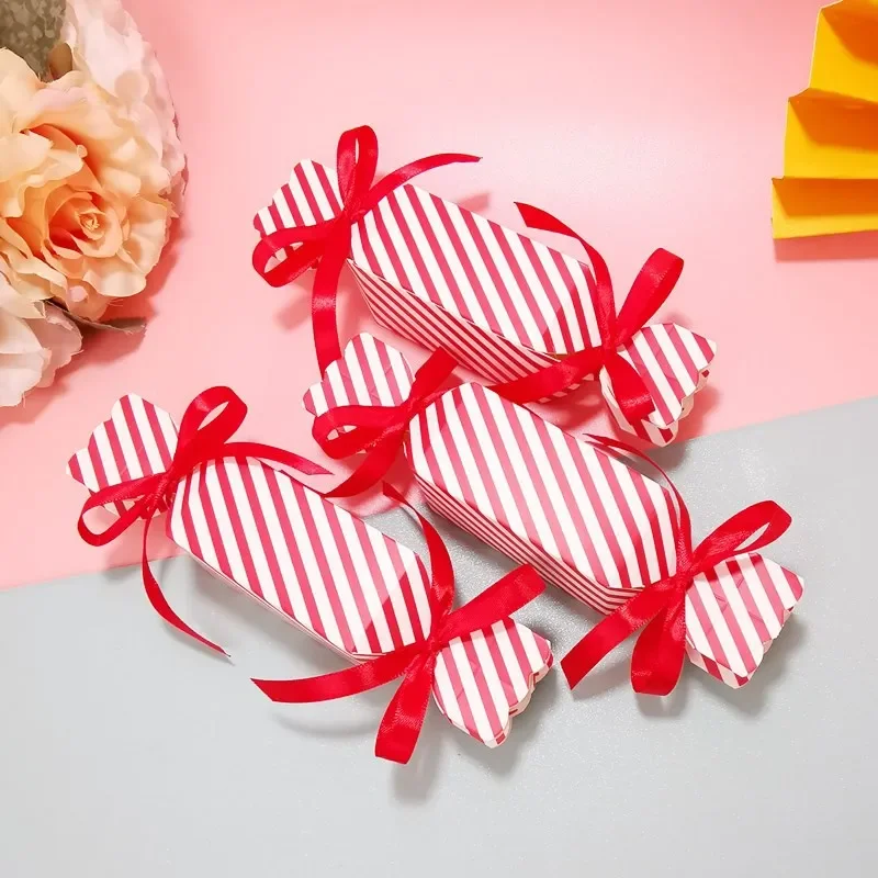 

50pcs Christmas Candy Box With Ribbons DIY Sweets Chocolate Cookies Decoration Party Gift Xmas Wedding Paper Packaging Boxes