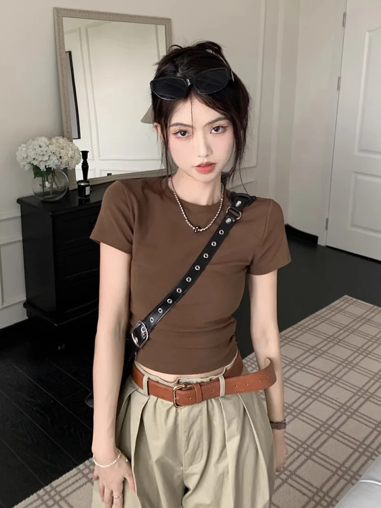 Camiseta de manga corta color caramelo para mujer, diseño de cuello redondo ajustado de verano, estilo dulce y picante, versión coreana