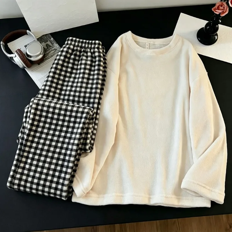 Men Winter Crew Neck Fleece Sleep Outfit Warm Cosy Long‑Sleeve Thick Relaxed Home Loungewear For Cozy Indoor Night‑Time Use