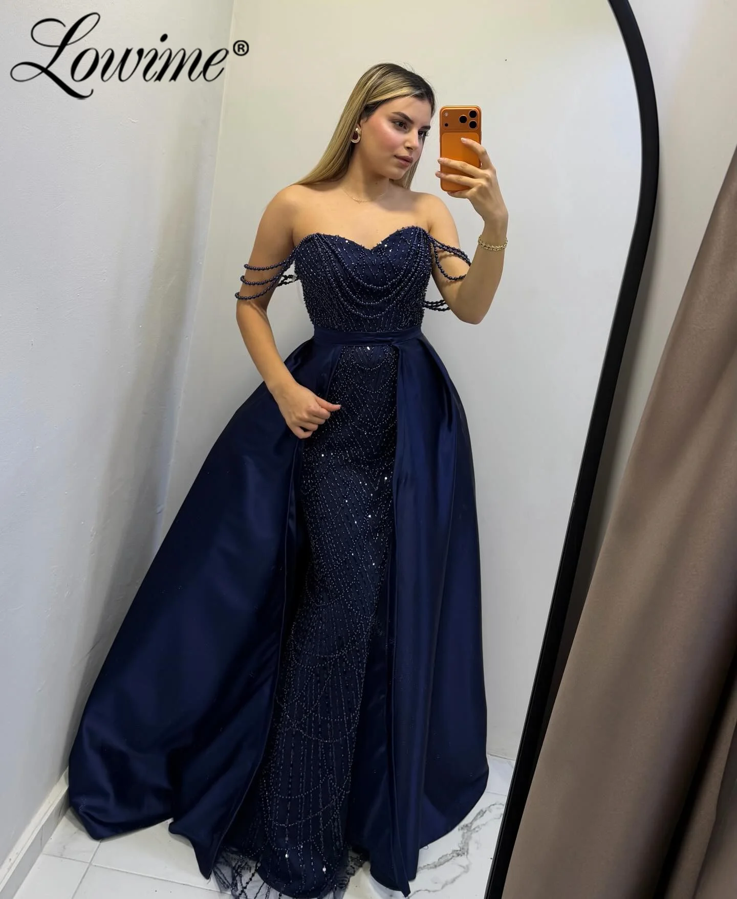 

Вечернее платье темно-синего цвета 2026 с жемчужной вышивкой, атласной юбкой-накидкой и тонкими бретелями, для выпускного вечера, официальных мероприятий и арабских вечеринок, для женщин
