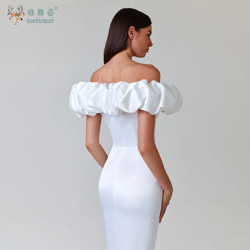 ชุดเพื่อนเจ้าสาวงานแต่งงานแบบไหล่เดียวผ้าซาตินฝรั่งเศสแต่งระบายพร้อมตกแต่งเอวสูงและผ่าข้าง ชุดราตรีสำหรับงานพิธีการอย่างเป็นทางการ