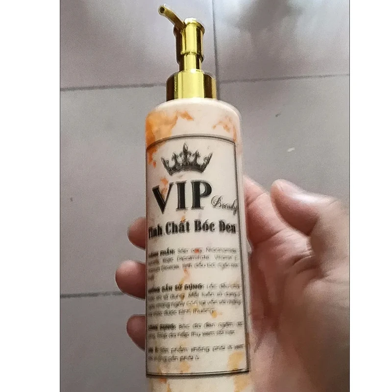 

Крем для тела Tinh essence bốc черным эффектом VIP Bottle Brightening Body Deeply Hydrating Soothing And Moisturizing Reducing Melanin Whiter 250г