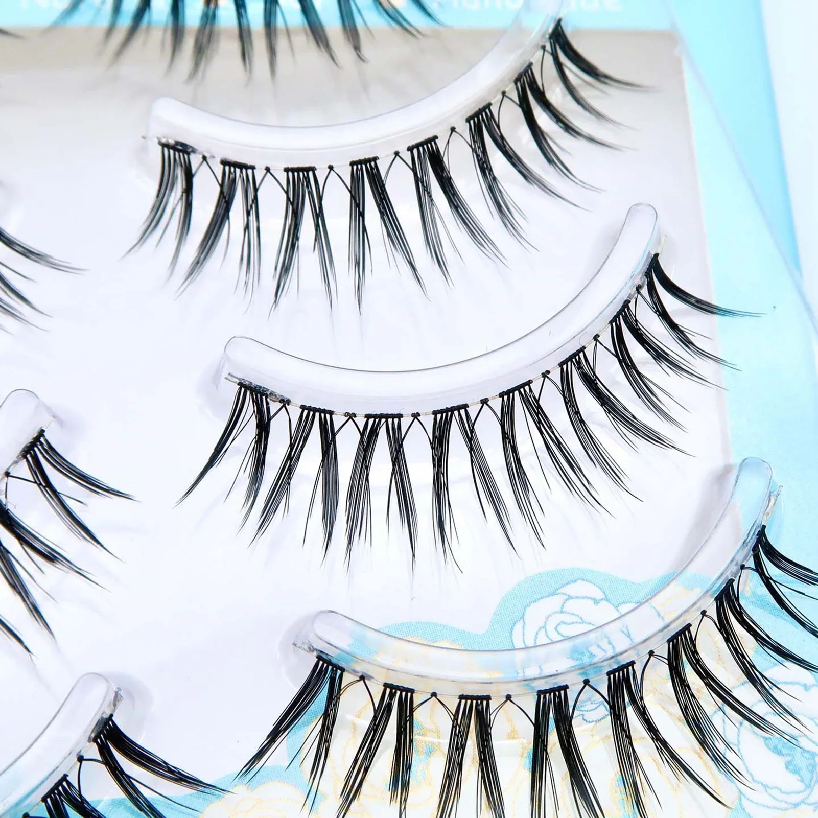 Strips False Eyelashes for Women Natural V Crisscross Manga Eye Effect Long Dense Cluster Lash Extension daily Makeup DIY Lash