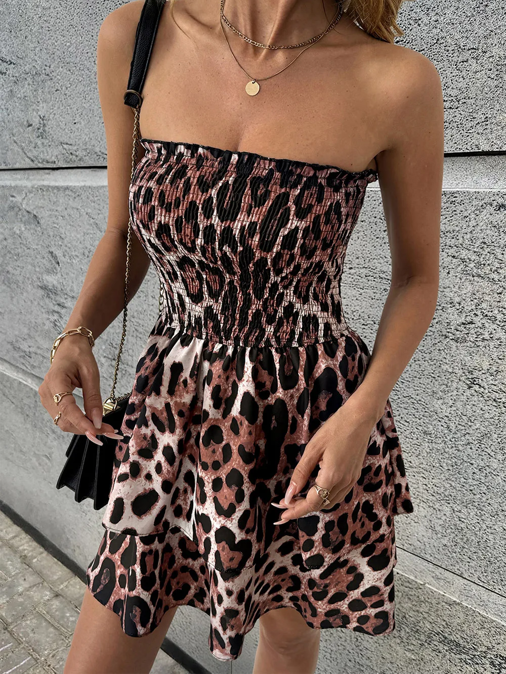 Moda feminina leopardo impressão mini vestido 2025 novo verão europeu americano em camadas sexy sem alças elástico feminino vestidos de festa