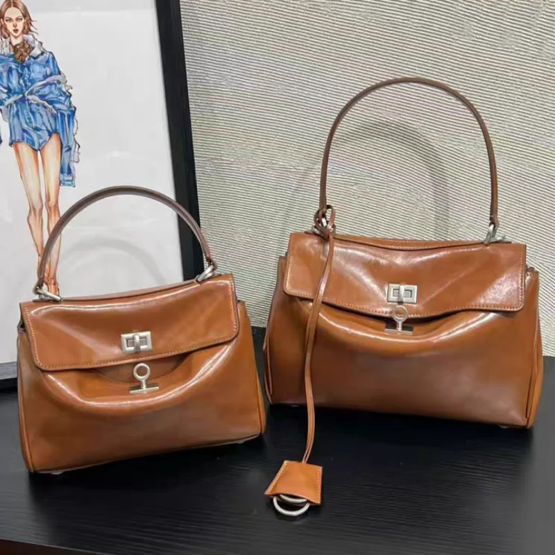 

Luxury Texture Underarm Tote Bag Vintage Brown Wax Leather Three Sizes Shoulder Bag Brand Large Capacity Lock Flap Women Handbag