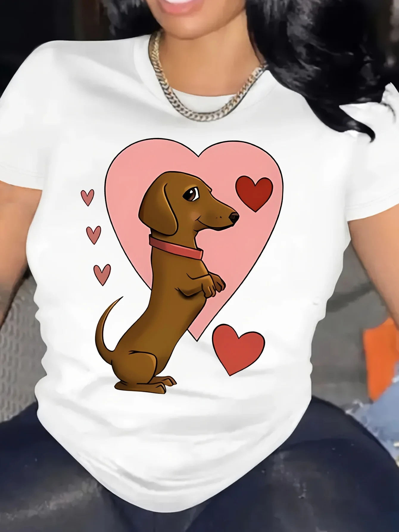 Camiseta con estampado de perro salchicha y corazón para mujer, Top de manga corta con cuello redondo, camiseta informal suave, ropa