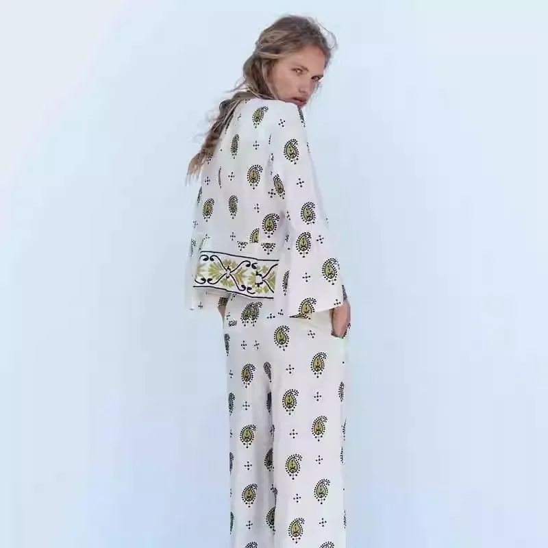 

New 2024 Women's Wide Leg Pants Suit Jaet with Bell Sves And Caew Flower Knitted Outerwear Faionable And Versatile