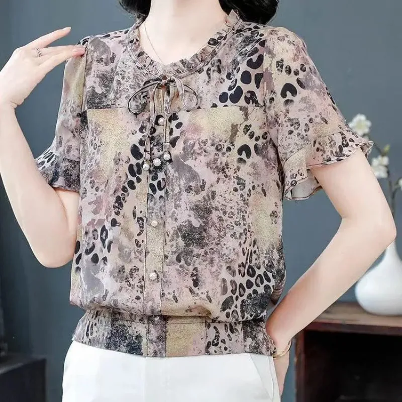 

Женская элегантная шифоновая блузка с леопардовым принтом, рюшами на рукавах и завязками на шее, летняя