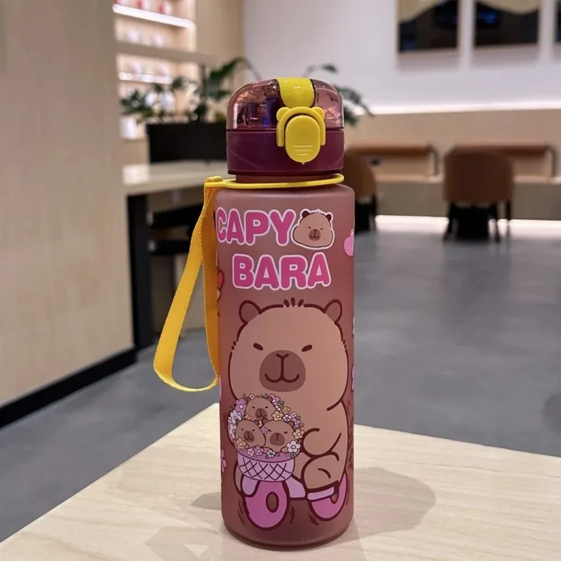 Botella de agua de capibara de dibujos animados para niños, vaso de agua de plástico a prueba de fugas con pajita de silicona, portátil, para viajes al aire libre, 750ml