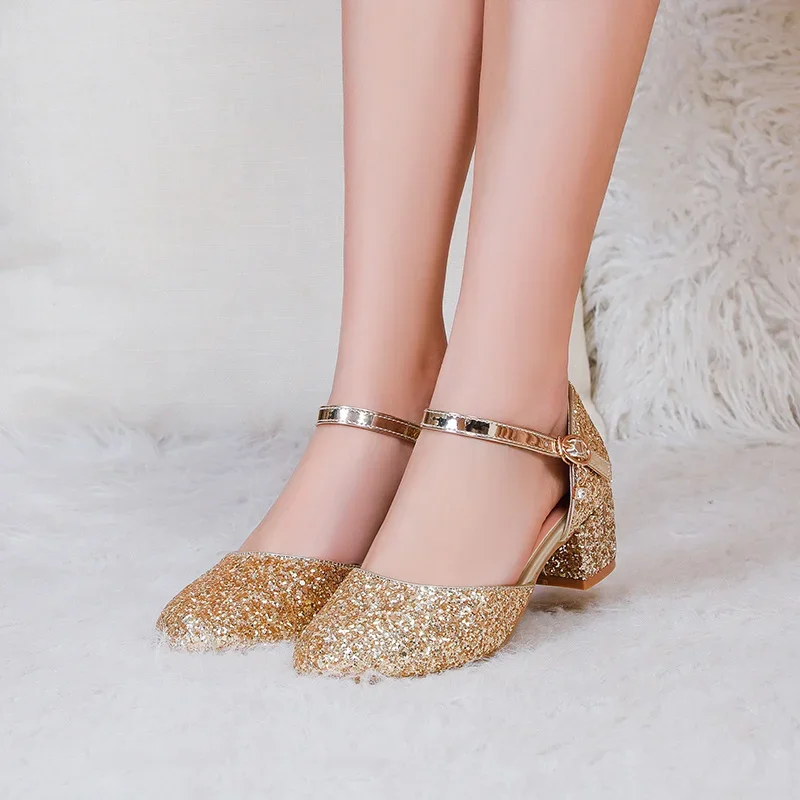 2024 New Summer Girls Party Shoes Princess Sandals Sequined Cloth Leather Glitter Buckle Strap Block Heel Kids Gift Shoes