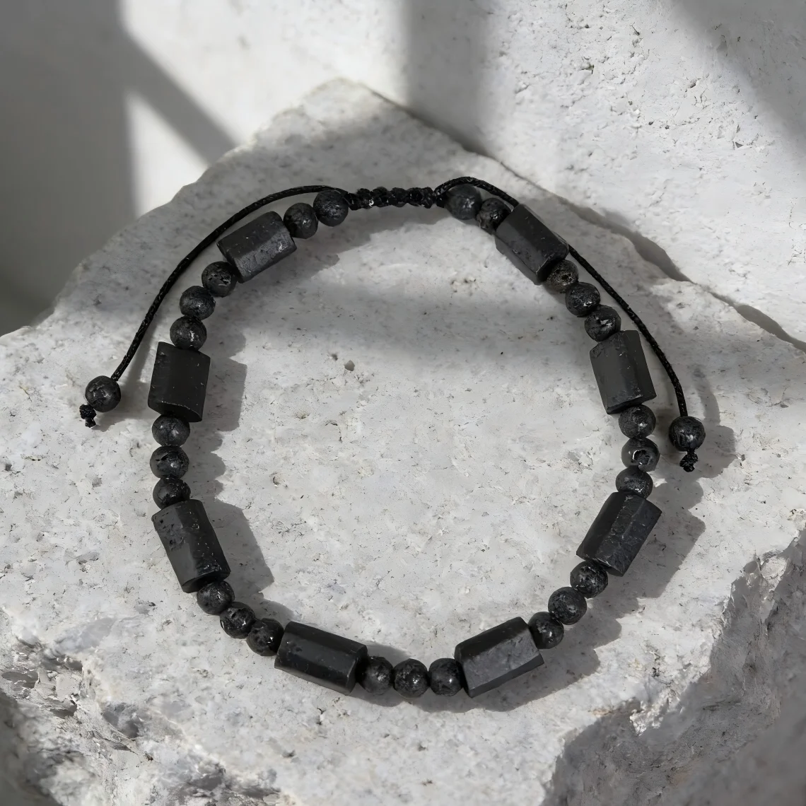 Schwarzes Turmalin-Armband Naturstein-Schmuck Personalisierte Armreifen Paar-Armbänder Herren-Armbänder Damen-Handaccessoires – Detail 6