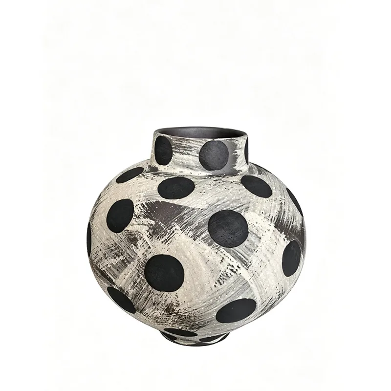 

French vintage wave-dotted distressed ceramic vases, new Chinese flower arrangements, large-bellied ceramic jars, ornaments