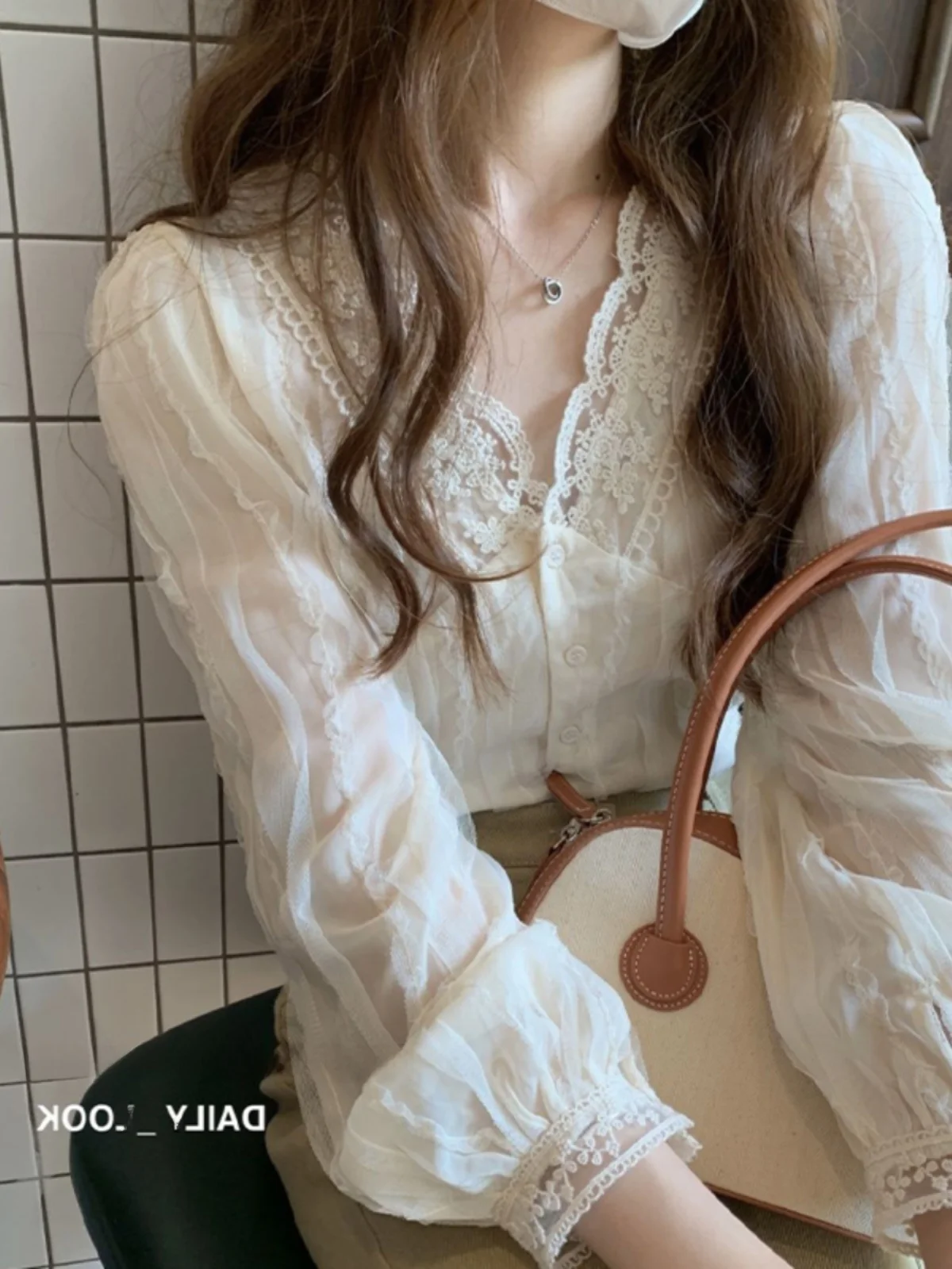 

Lace Base irt Women's Inner Wear Ele High-End Sensation e Beautiful Small irt Early Autumn Sweet Chiffon Flowe...