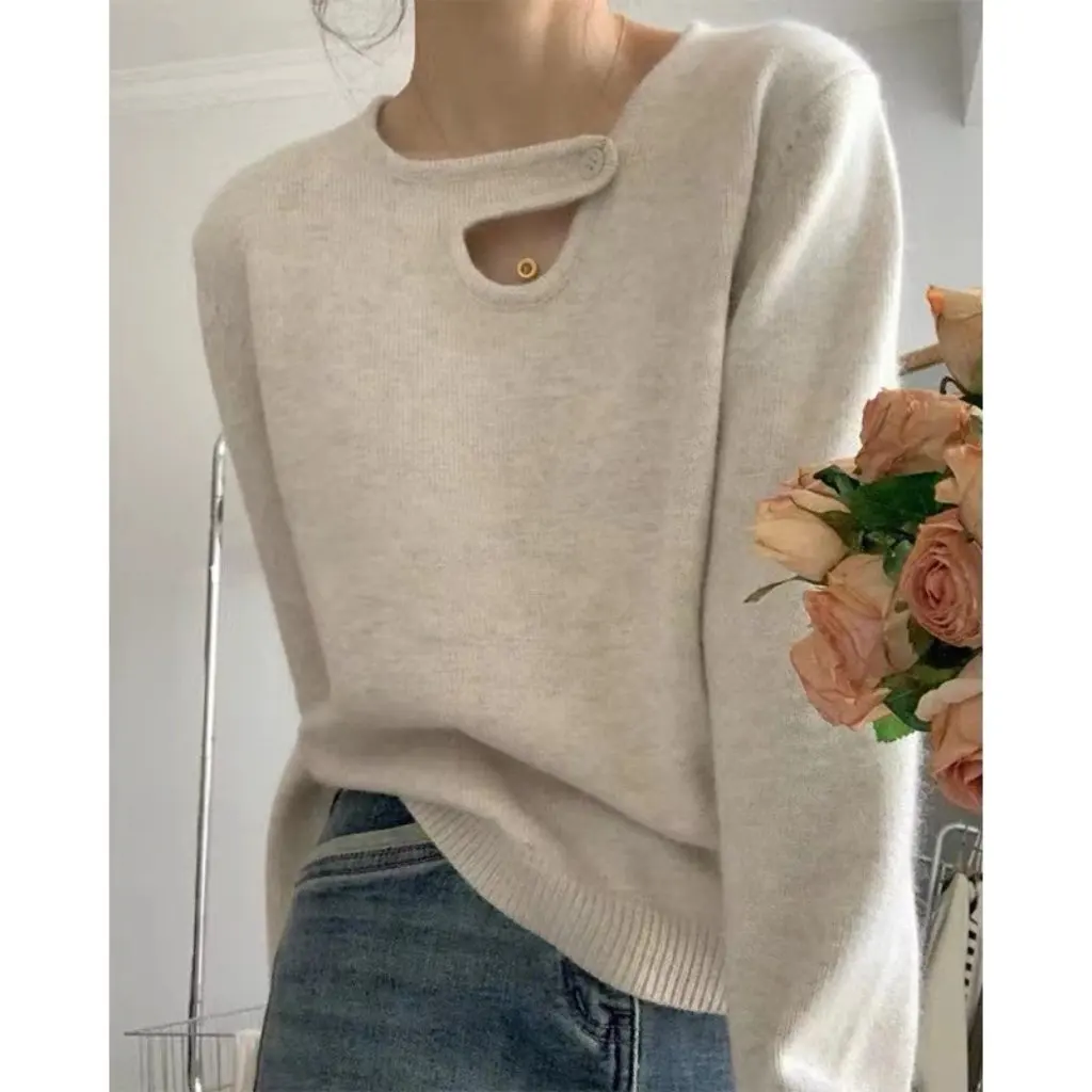 

Women's French Style Knitwear Thick Korean Retro Sweater Simple Collar Button Design Bottoming Top Gentle Style