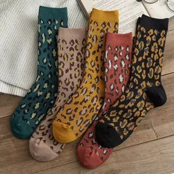 Frauen Herbst Winter Neue Socken Mode Paare Leopard Druck Socken Mode Medium Socken Retro Baumwolle Socken