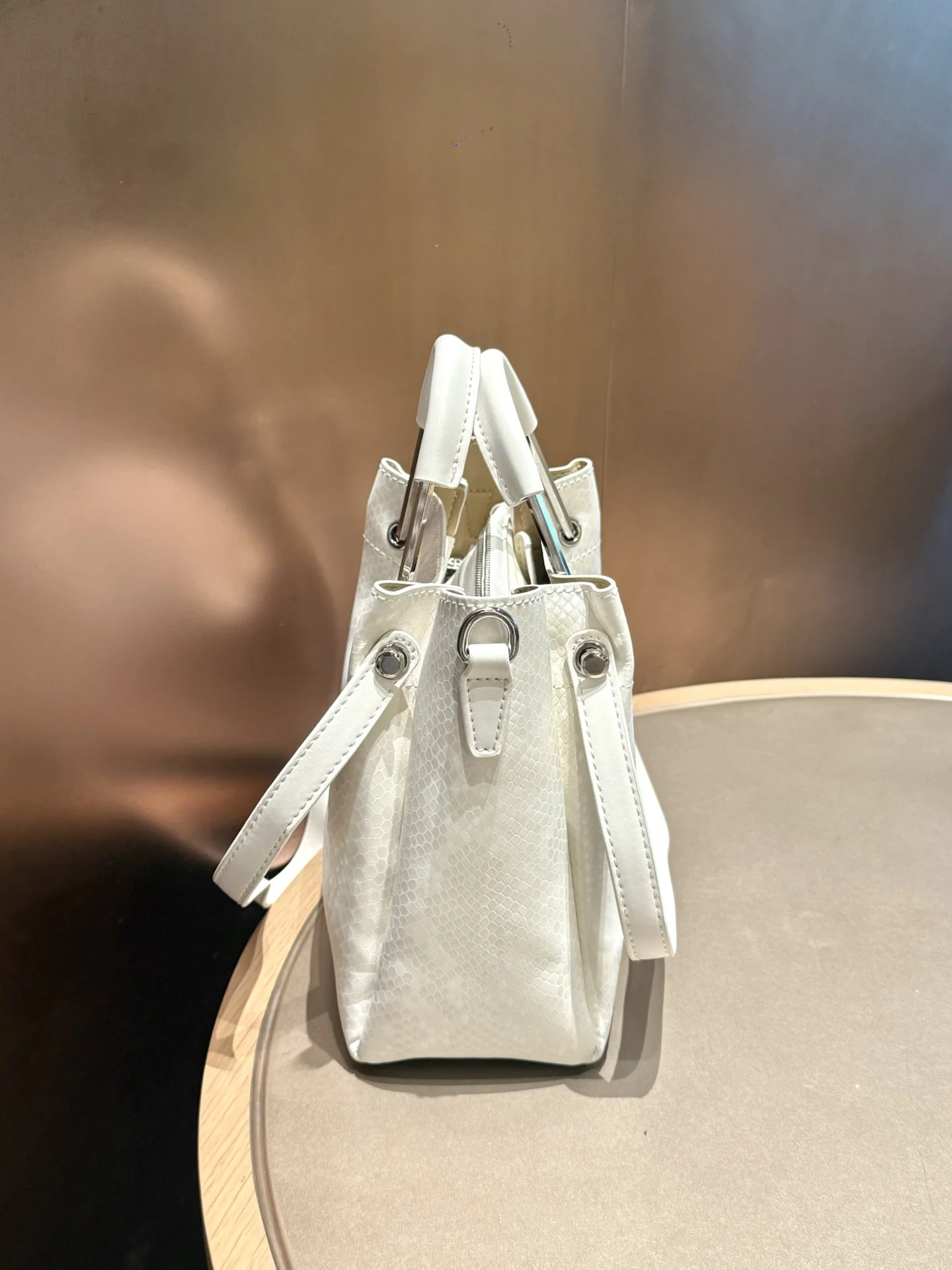 borsa-a-secchiello-mack-jennifer-da-donna-di-lusso-con-motivo-pelle-di-serpente-bianca-borsa-a-tracolla-in-morbida-pelle-stile-casual