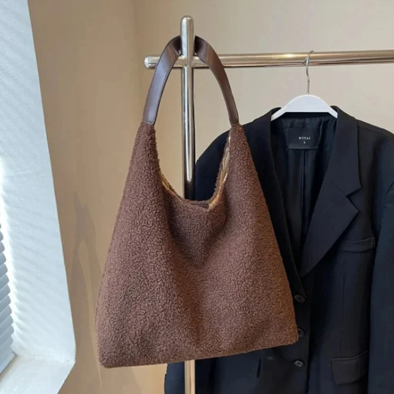 Büyük Kapasiteli Katı Kuzu Peluş Çanta 2025, Sıcak Satış Sonbahar ve Kış Rahat Tek Omuz Çantası İşe Gidiş Tatlı Retro Tote Çanta