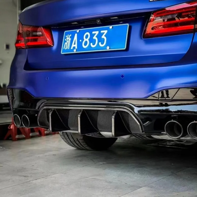 

Suitable for 2018-2020 BMW 5 Series M5 F90 modification and upgrade to M-style carbon fiber rear lip