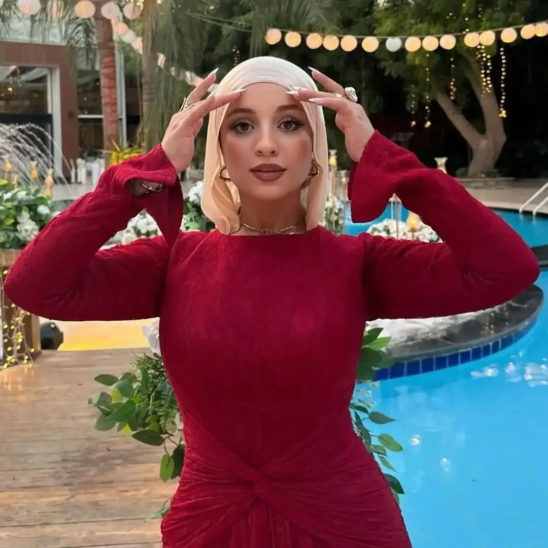 فستان سهرة من الدانتيل باللون العنابي السعودي من Ofherown بأكمام طويلة فساتين حفلات مكشكشة للنساء المسلمات فستان رسمي إسلامي للحفلات الراقصة