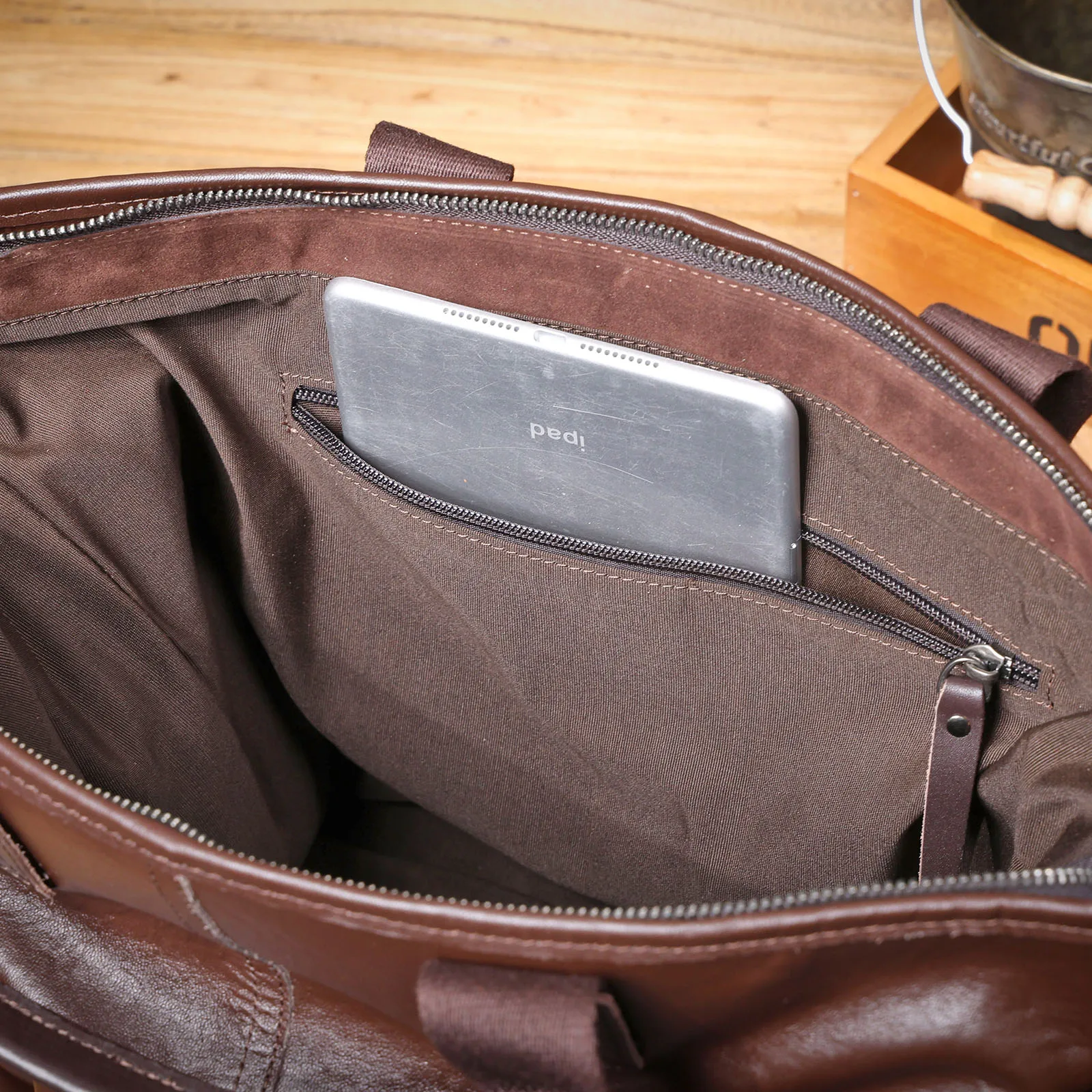 Echtleder Herren-Aktentasche 15 Zoll Laptop-Tasche Einfache Rindsleder-Handtasche Pflanzlich gegerbtes Leder Modischer Casual-Stil – Detail 21
