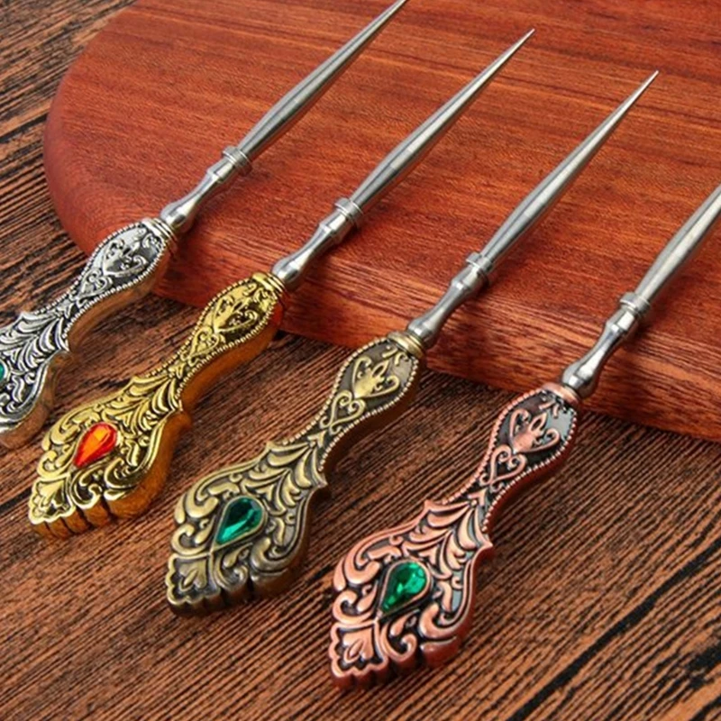 

Vintage Metal Needle Case Sewing Thimble Rings Stylish Sewing Tool for DIY Enthusiasts Practical Finger Protector